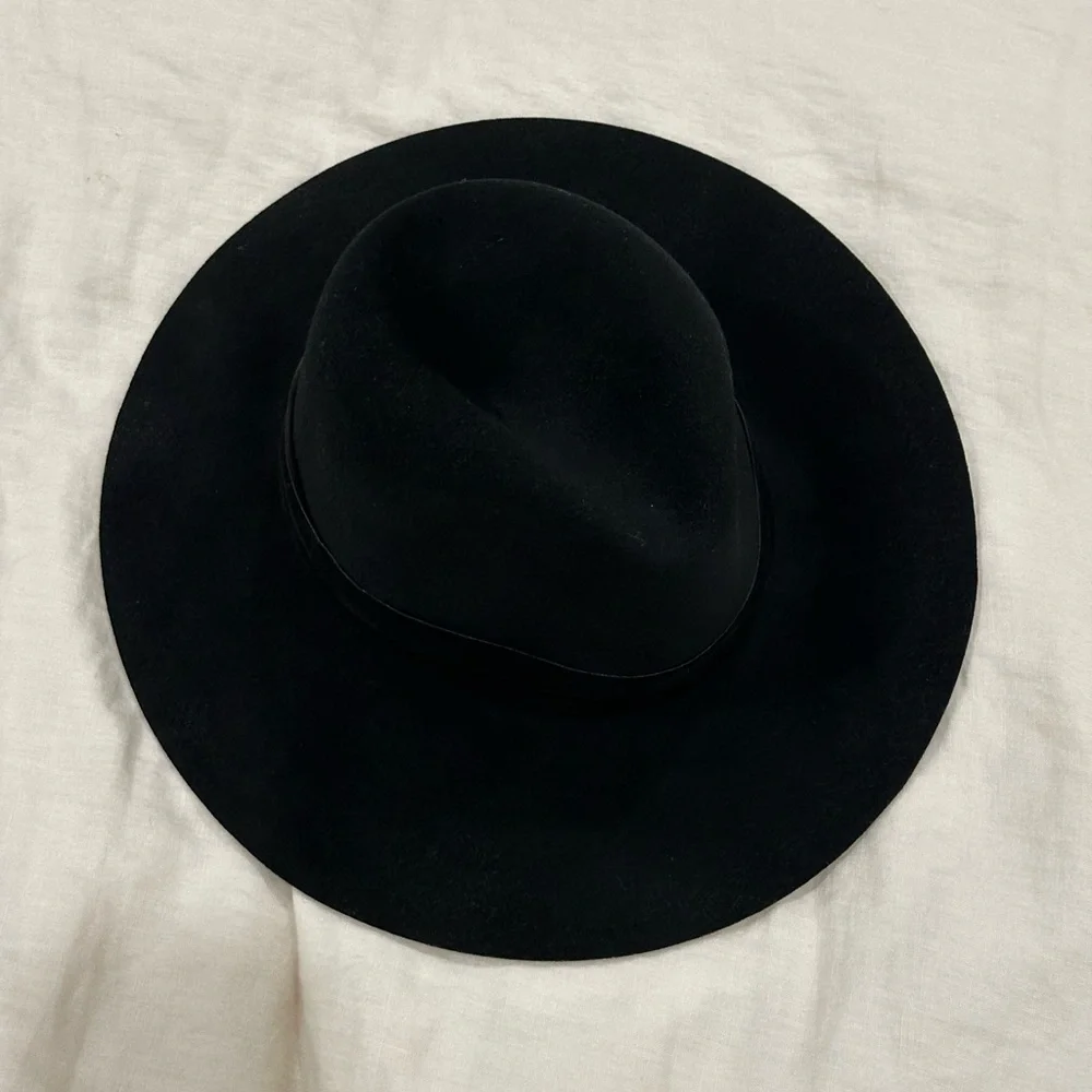 Janessa Leone Packable Wool Hat - Picture 4 of 8